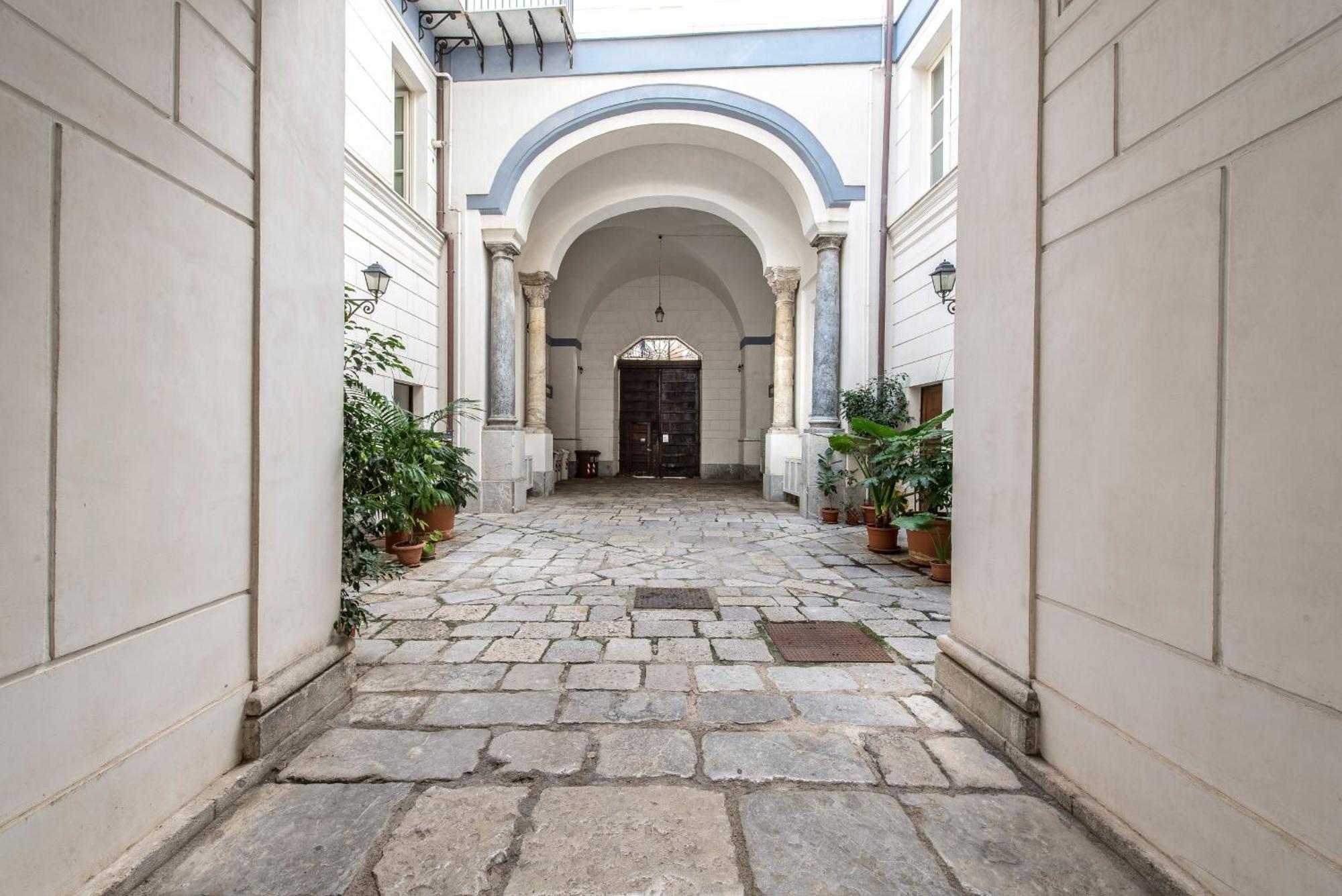 Palazzo Castrofilippo Apartment By Wonderful Italy Palermo Exterior photo